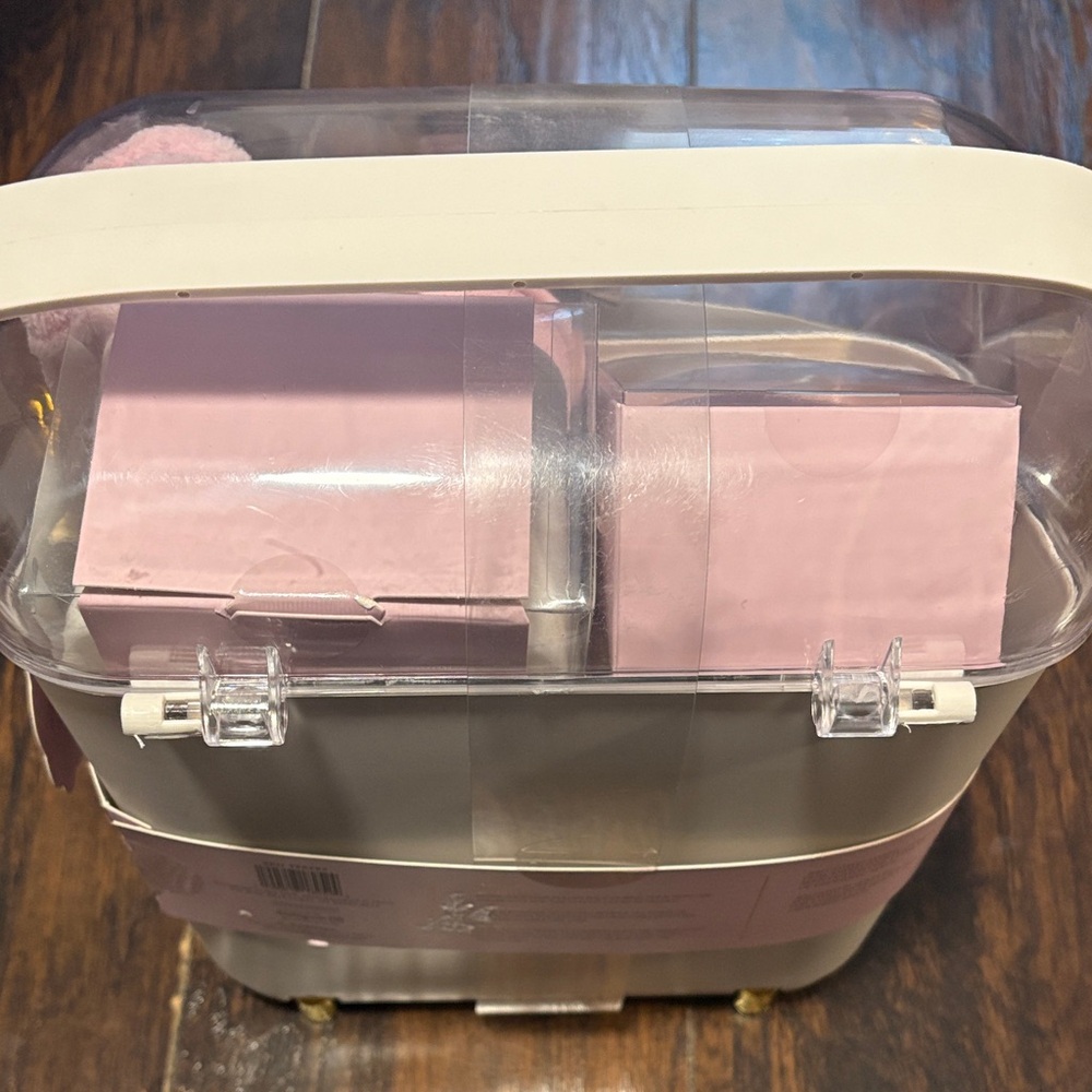 Pink Cosmetic Organizer Case with Gold Bow Accents - perfect Mothers Day Gift - Picture 9 of 13